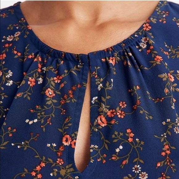 Madewell Blue Blouse Silk Stanza Ruffle-Hem Top in Moonless Floral size S - Picture 3 of 10